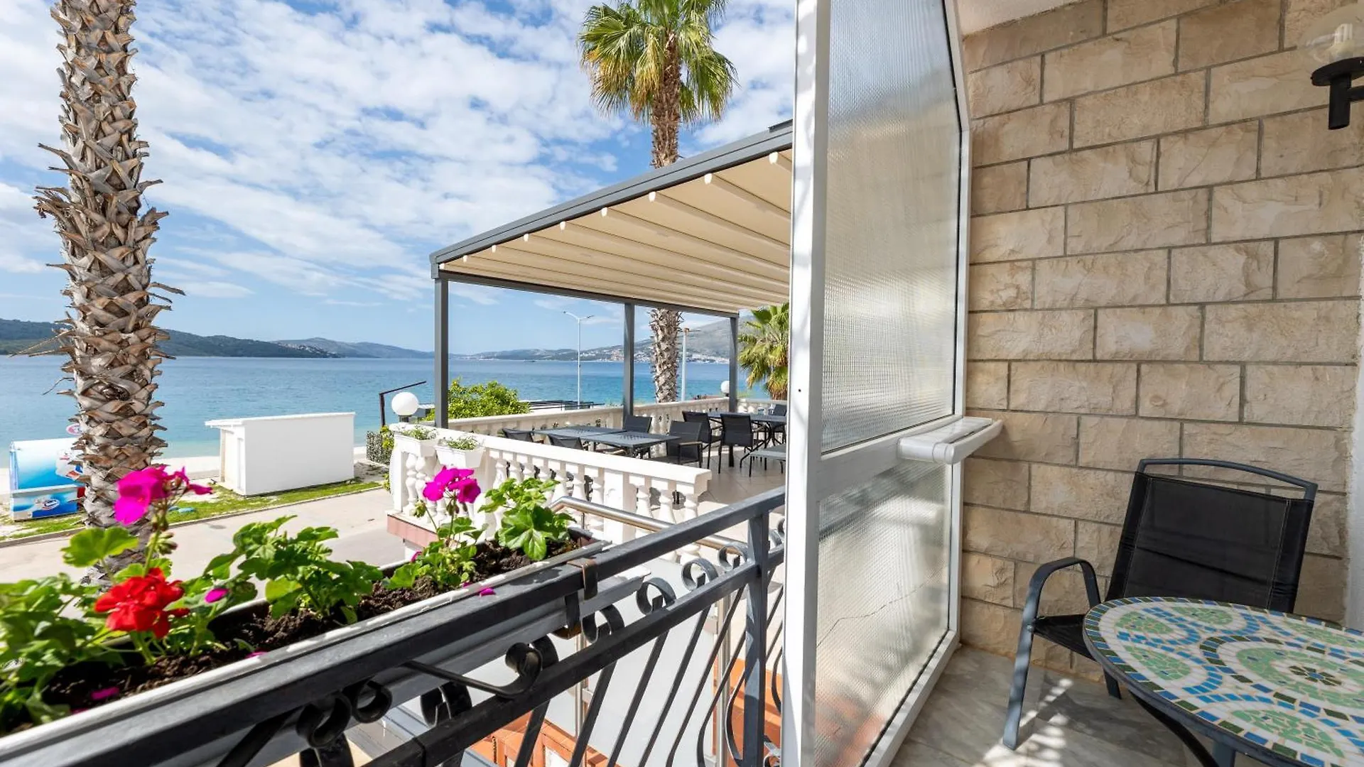 Villa Okruk Okrug Gornji 3*,