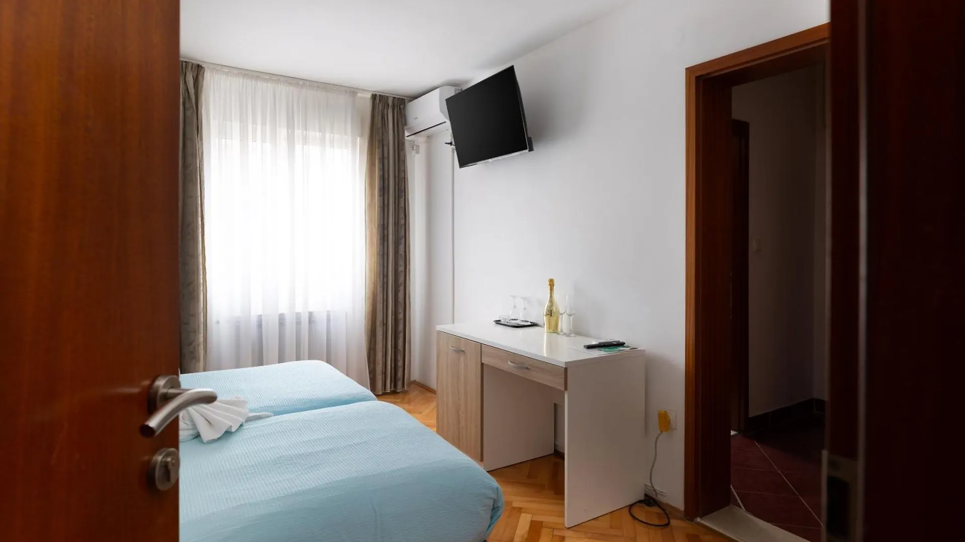 Villa Okruk Okrug Gornji Bed & Breakfast