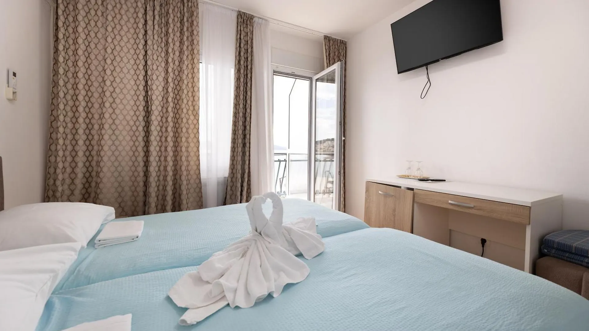 Villa Okruk-10 Meters Away From The Beach 奥库格哥恩基 3*,