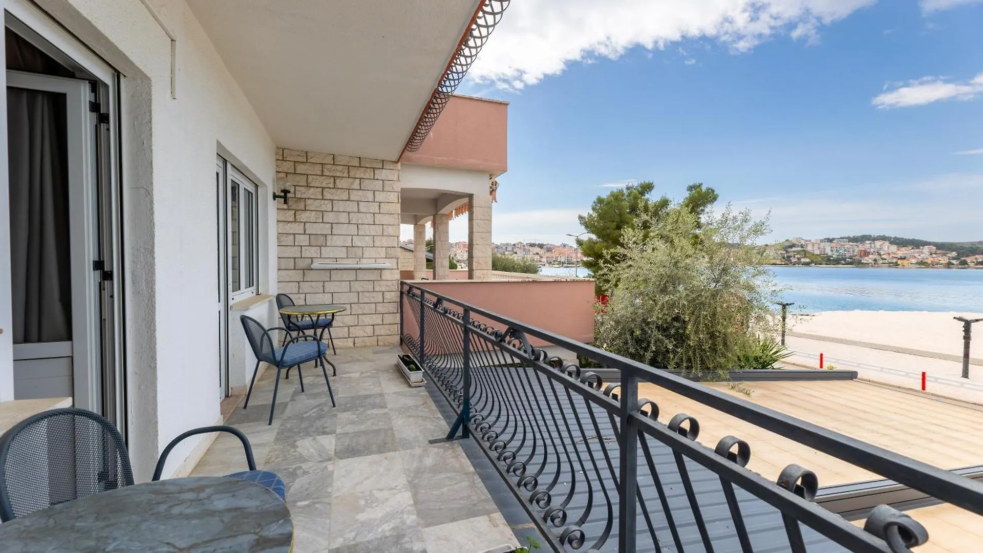 Villa Okruk-10 Meters Away From The Beach 奥库格哥恩基